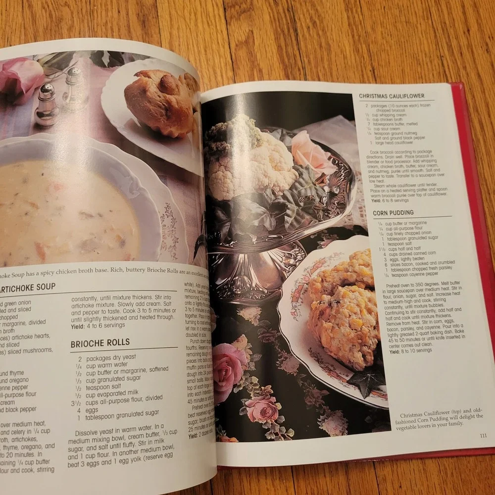 The Spirit of Christmas‎ Cookbook Recipes Holiday Baking Desserts 1996 Family
